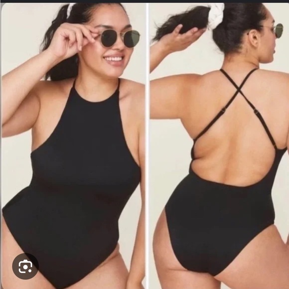 Black one piece - Picture 1 of 4